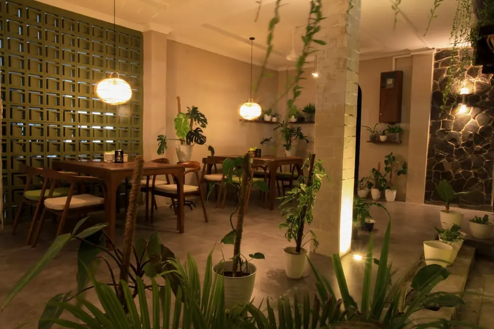 Suasana elegan di 5oUs Steakhouse — dedikasi kami dalam setiap hidangan